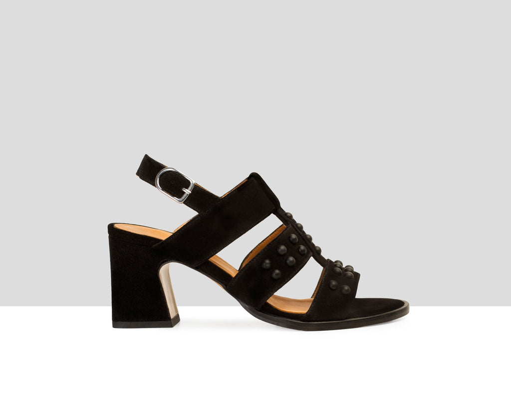 Women's leather sandal with a medium heel. Bolita