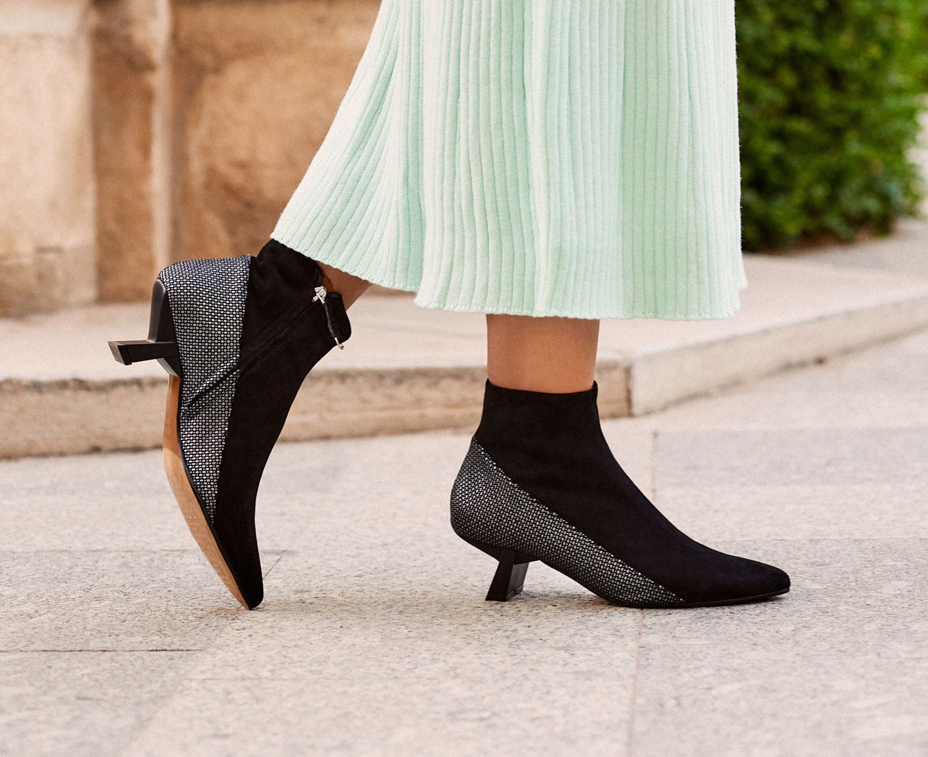 Stivaletti da donna in pelle con tacco medio. Evani