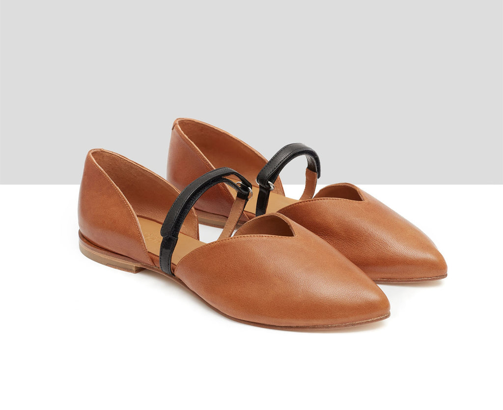 Scarpa da donna in pelle con tacco basso. Fabia