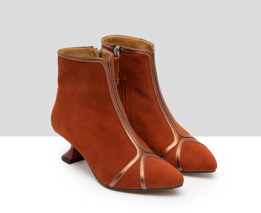 Botín de mujer en piel con tacón bajo. Galia