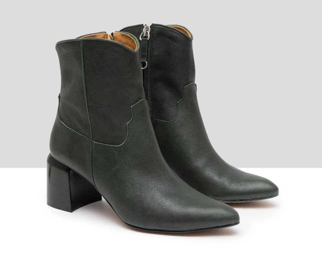 Botín de mujer en piel con tacón medio. Gorvina