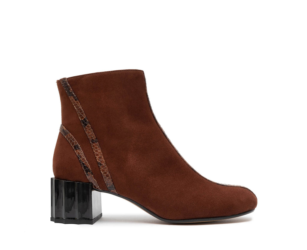 Stivaletti da donna in pelle con tacco medio. Giunia