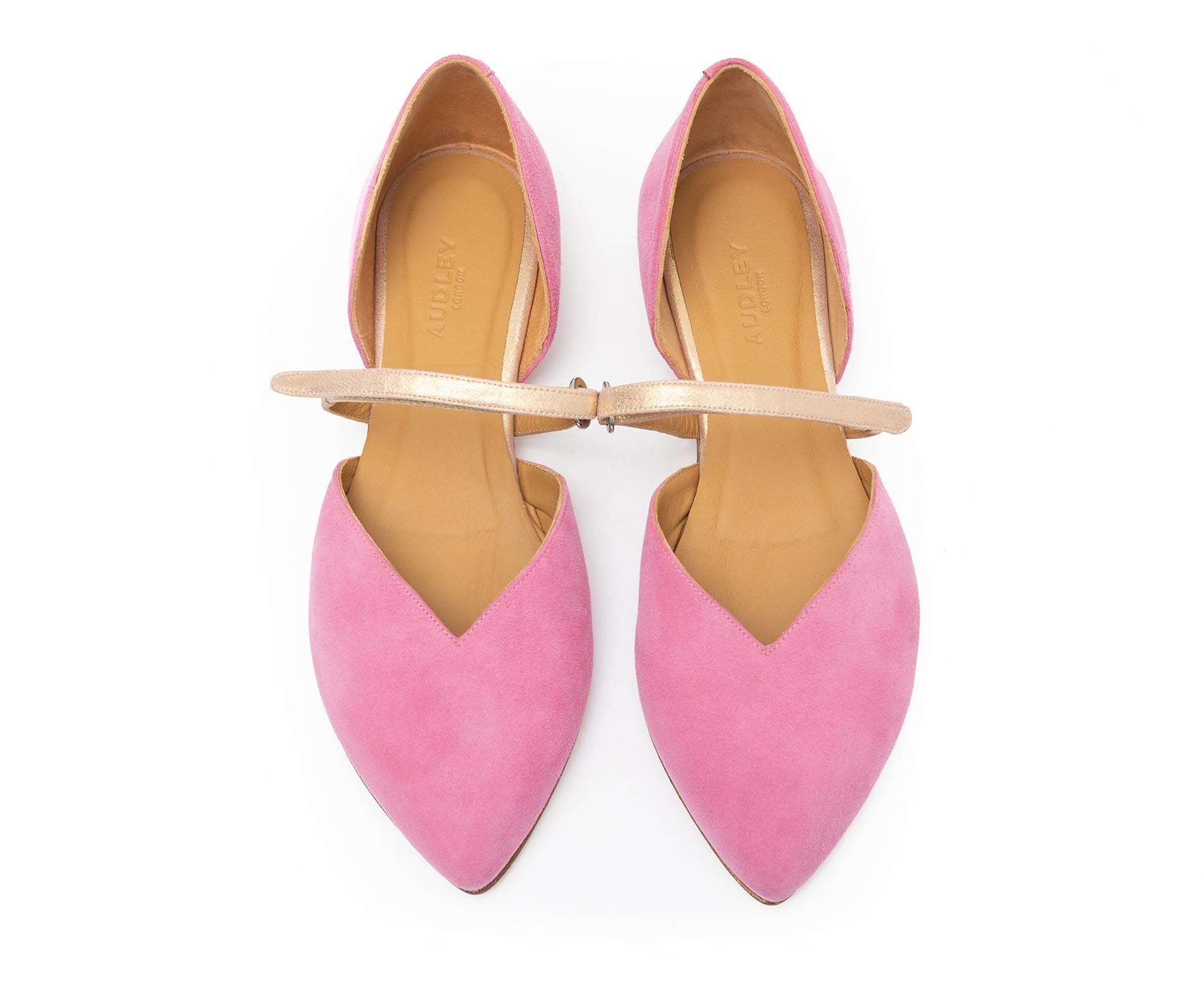 Zapato de mujer en piel con tacón bajo. Frits