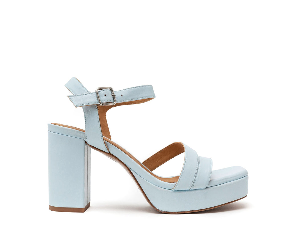 Sandalia de mujer en piel con tacón alto. Hoshi