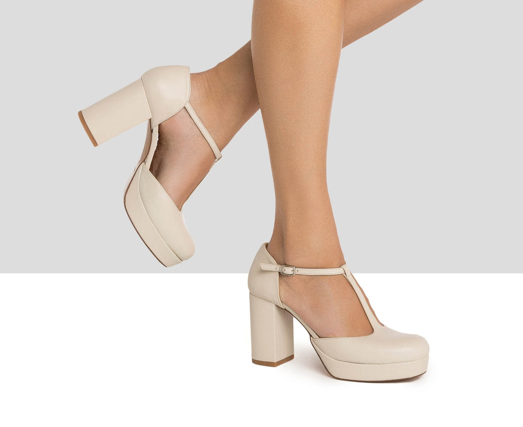 Scarpa da donna in pelle con tacco alto. Henk