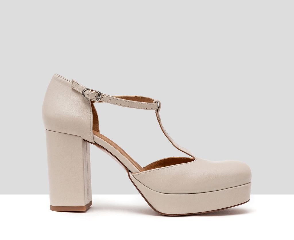 Scarpa da donna in pelle con tacco alto. Henk