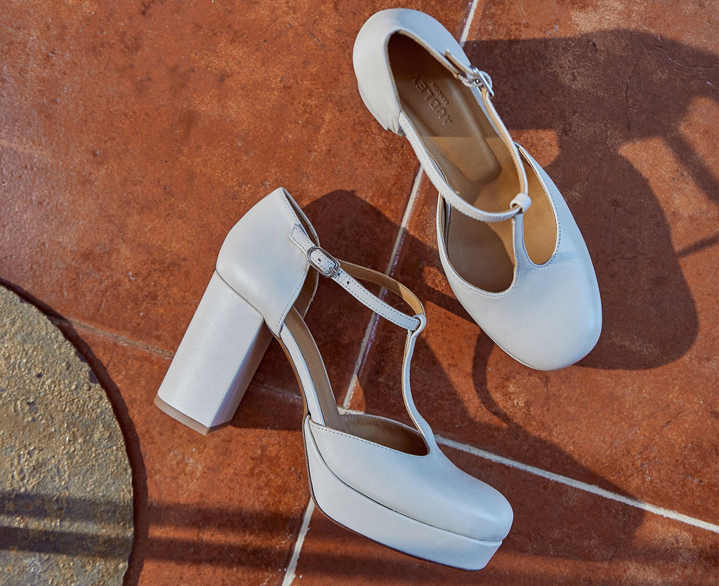 Scarpa da donna in pelle con tacco alto. Henk