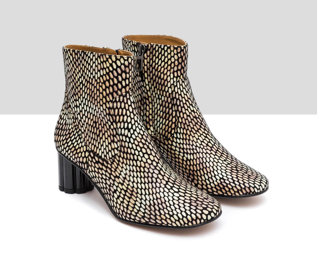 Botín de mujer en piel con tacón medio. Ivon