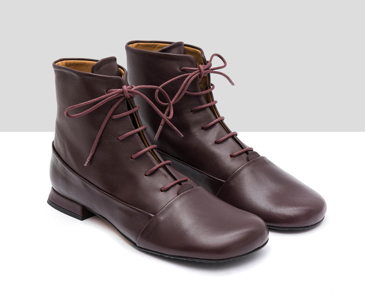 Women's leather ankle boots with a low heel. Ismay