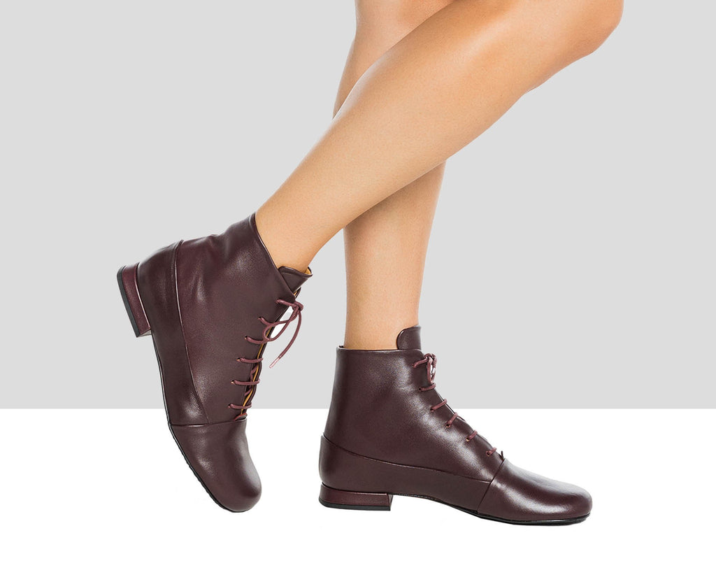 Women's leather ankle boots with a low heel. Ismay