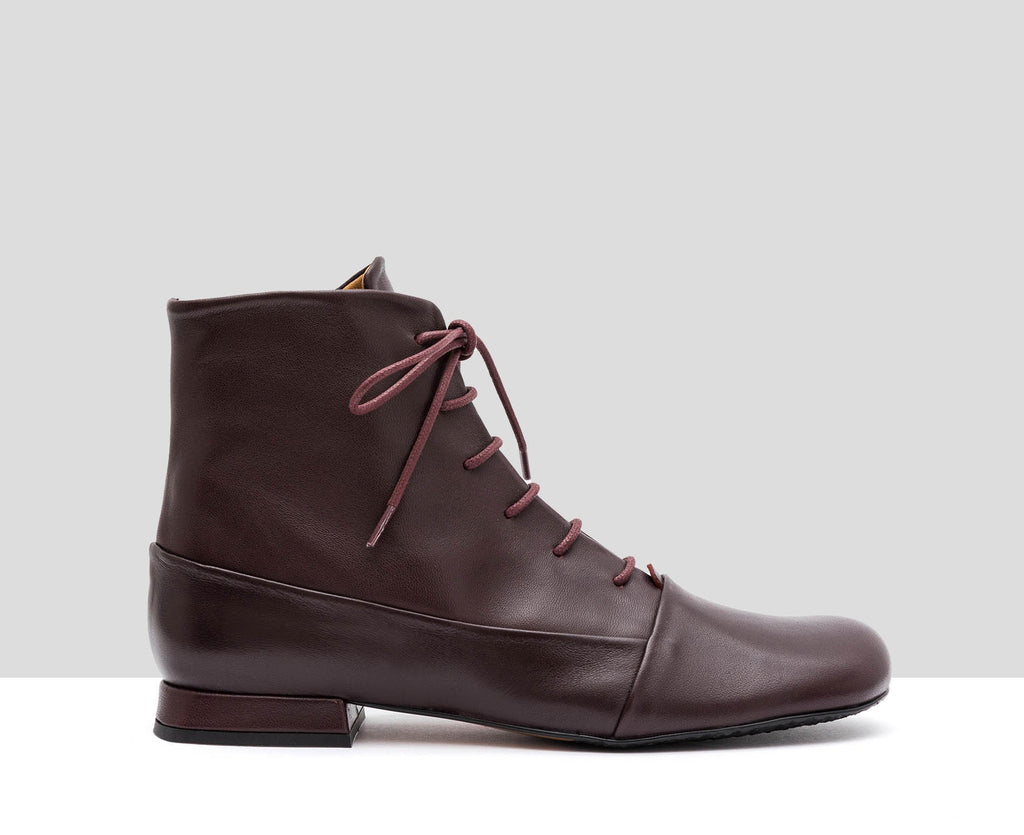 Women's leather ankle boots with a low heel. Ismay
