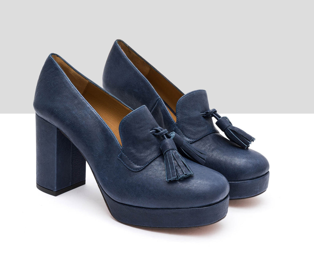 Women's leather shoe with a high heel. Idra