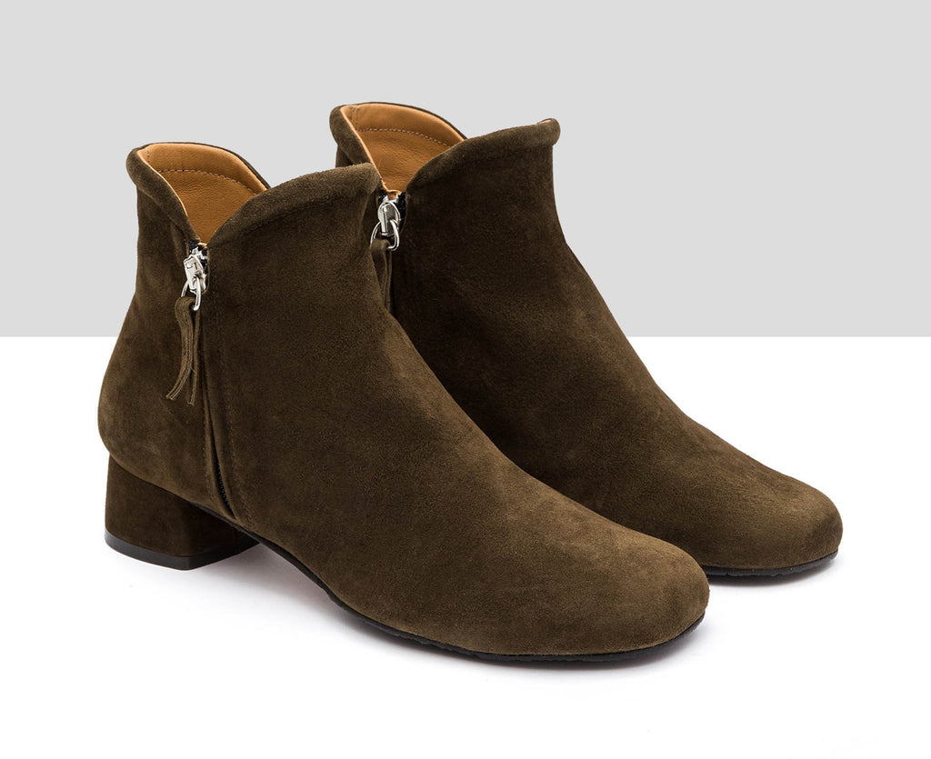 Botín de mujer en piel con tacón bajo. Ilana