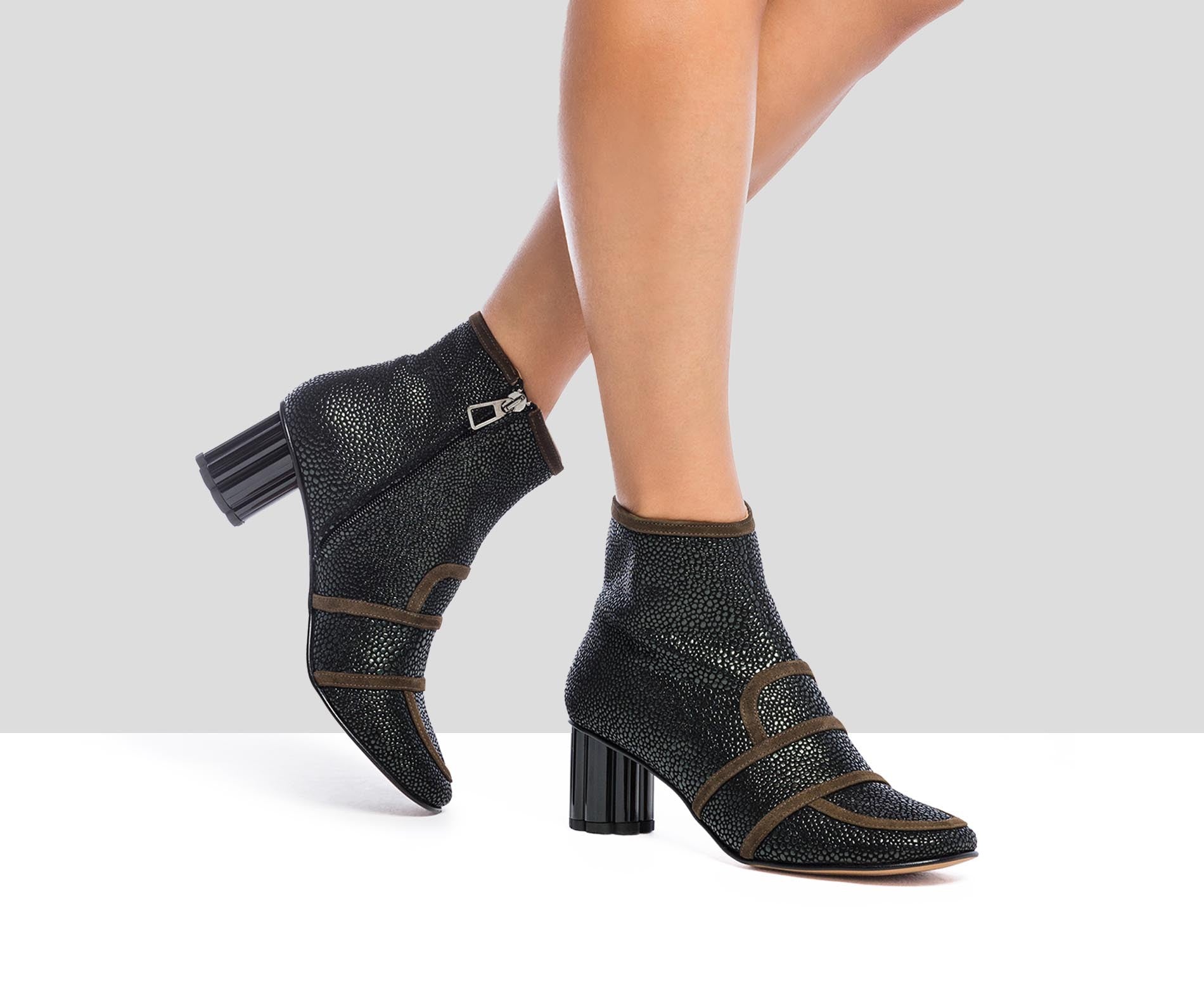 Botín de mujer en piel con tacón medio. Isley