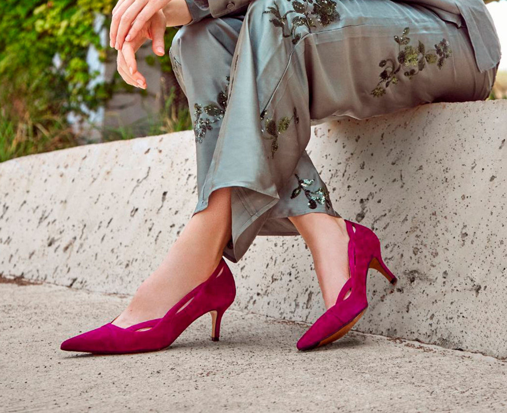 Scarpa da donna in pelle con tacco medio. Ilvy