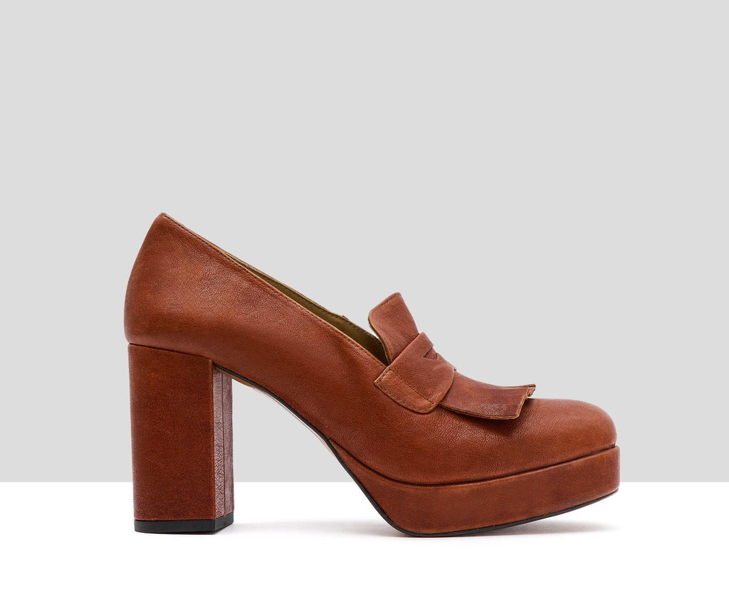 Scarpa da donna in pelle con tacco alto. Isla