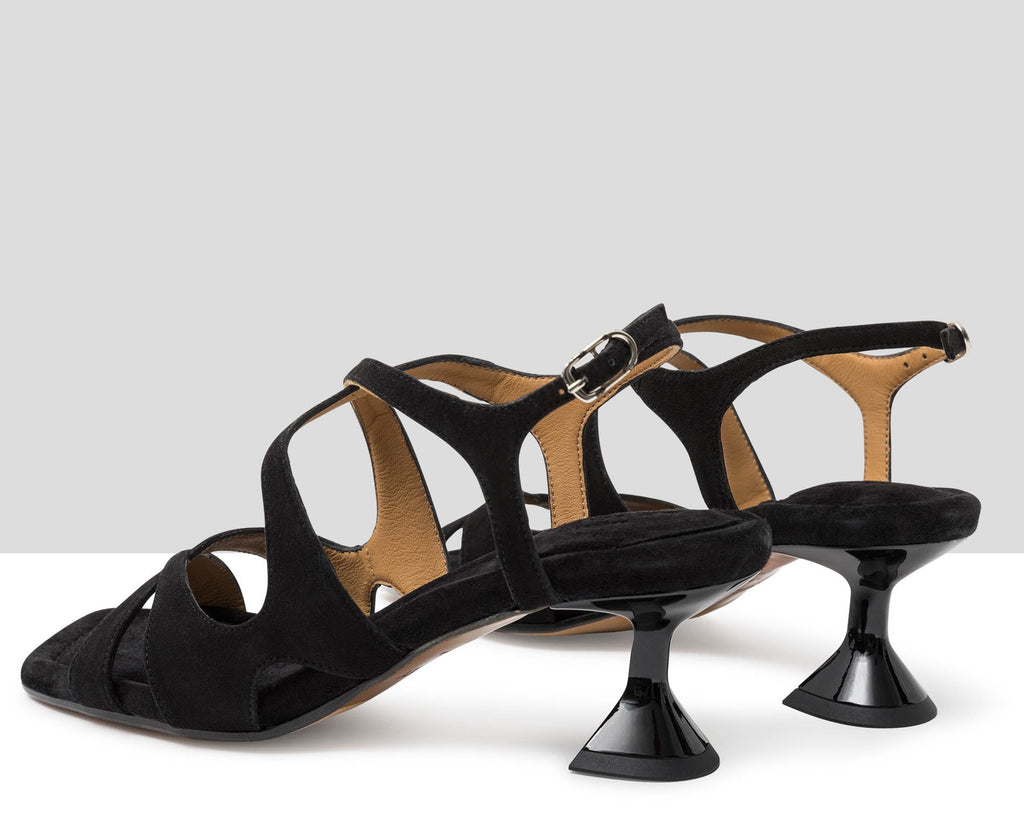 Sandalo da donna in pelle con tacco medio. Jaidy