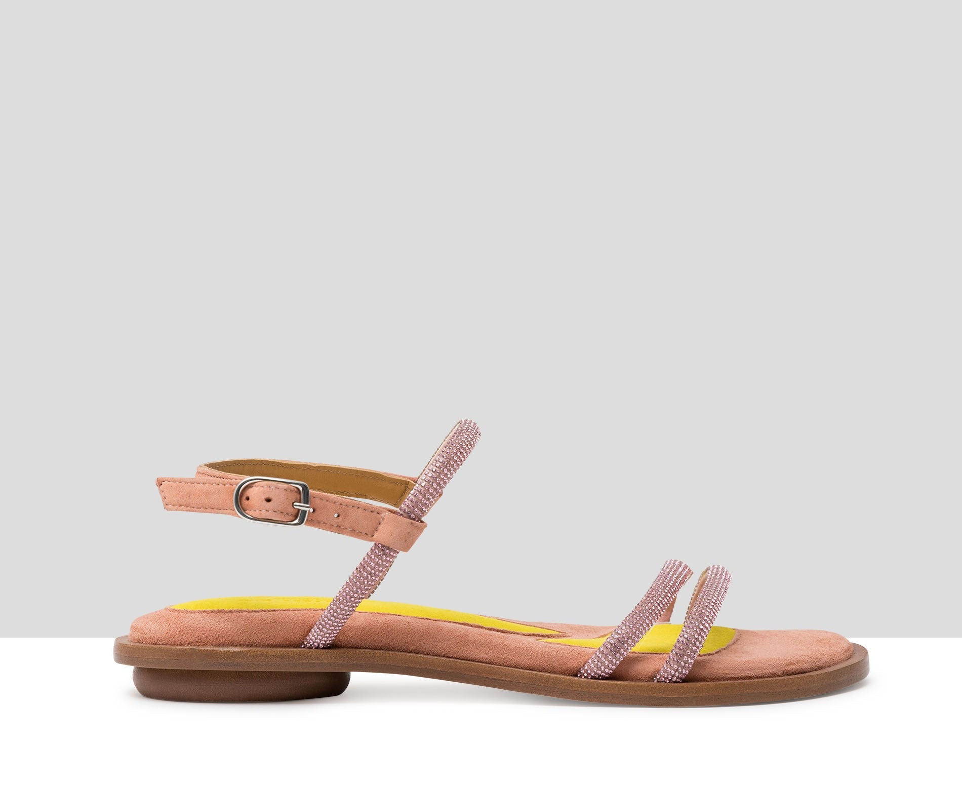 Women's flat leather sandal. Jamica