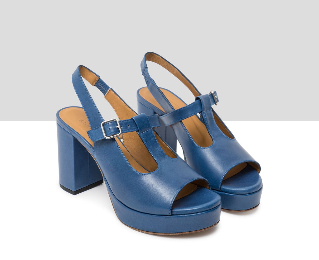 Sandalia de mujer en piel con tacón alto. Julita