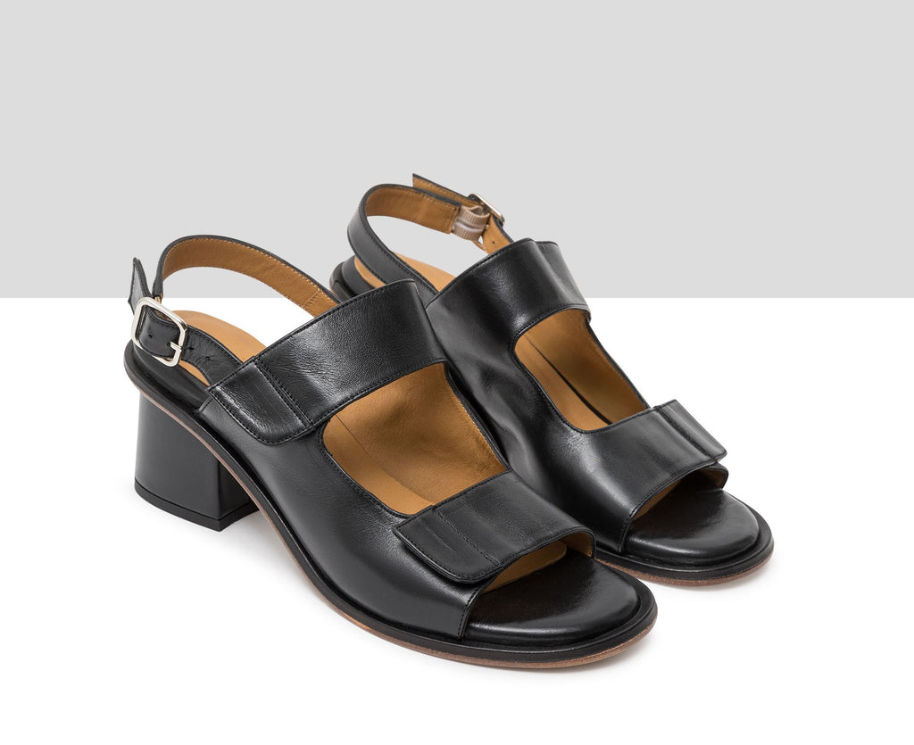 Women's leather sandal with a medium heel. Jessie