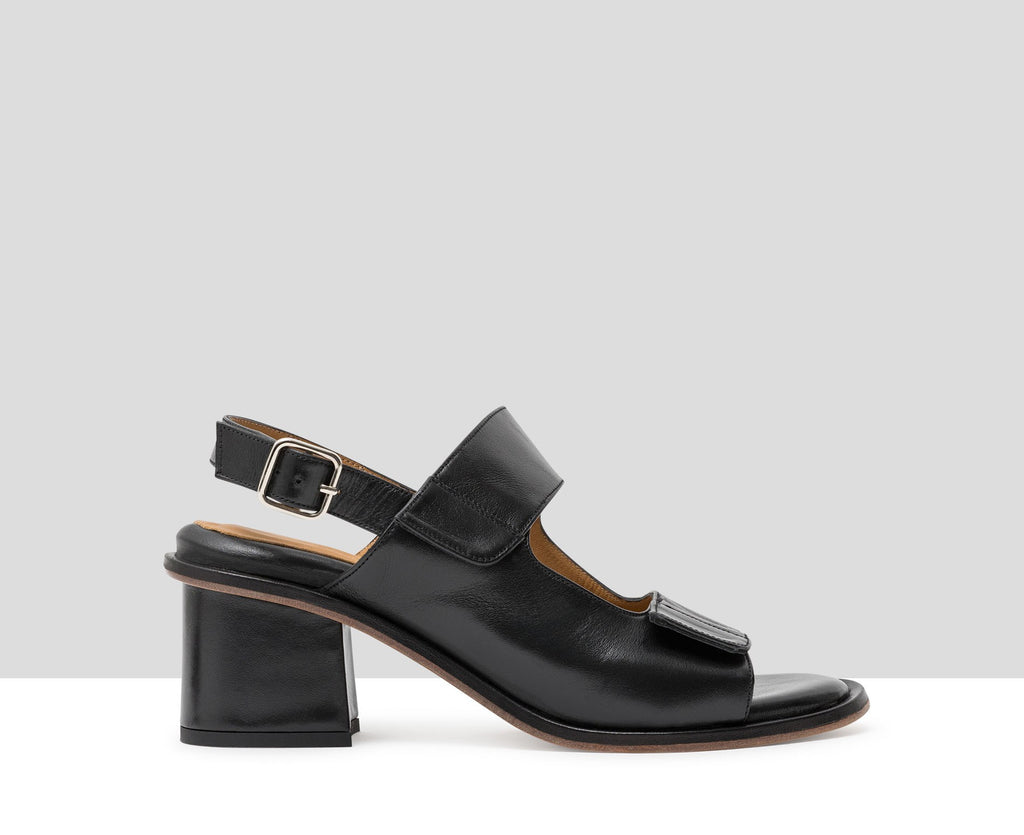 Women's leather sandal with a medium heel. Jessie