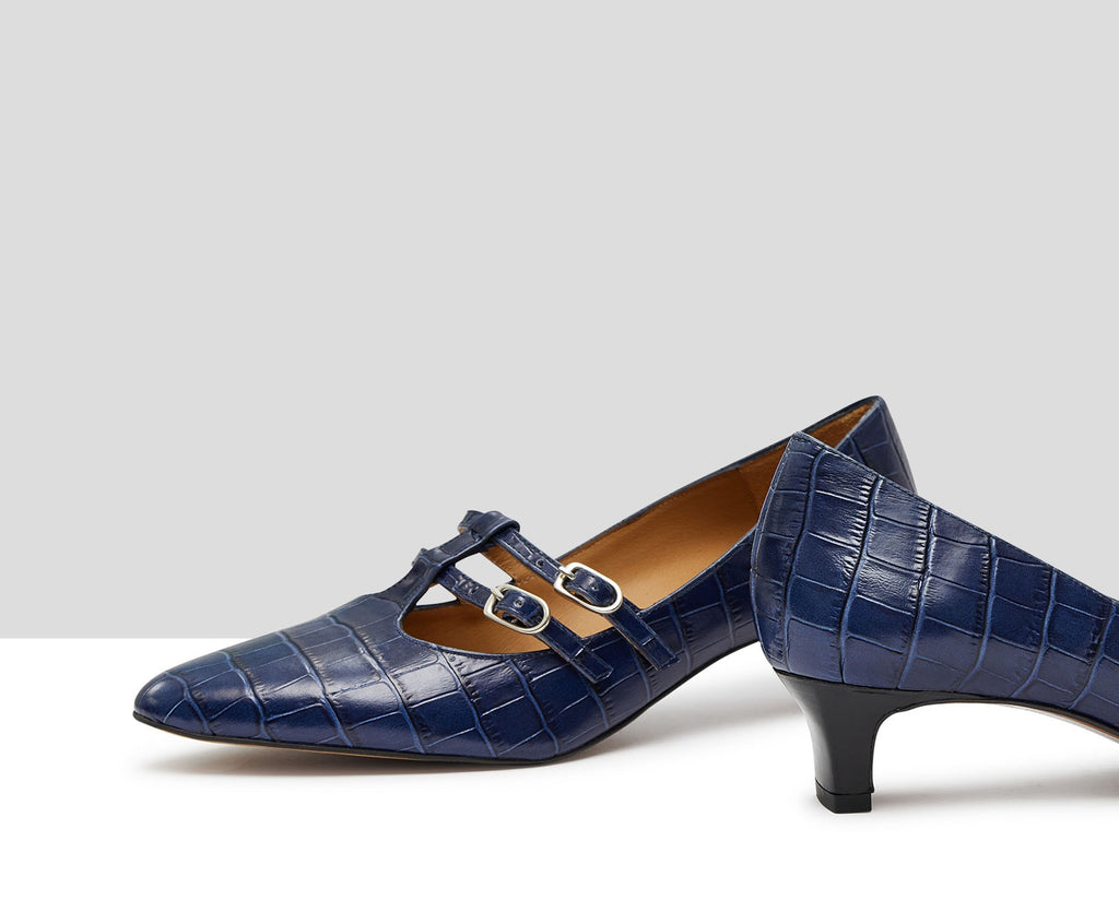 Zapato de mujer en piel con tacón bajo. Kalia