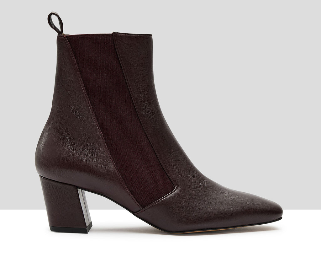 Botín de mujer en piel con tacón medio. Kyria