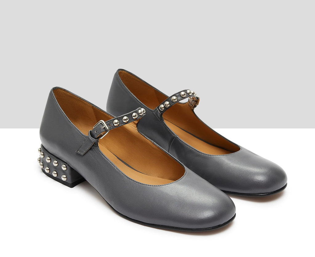 Zapato de mujer en piel con tacón bajo. Kimi