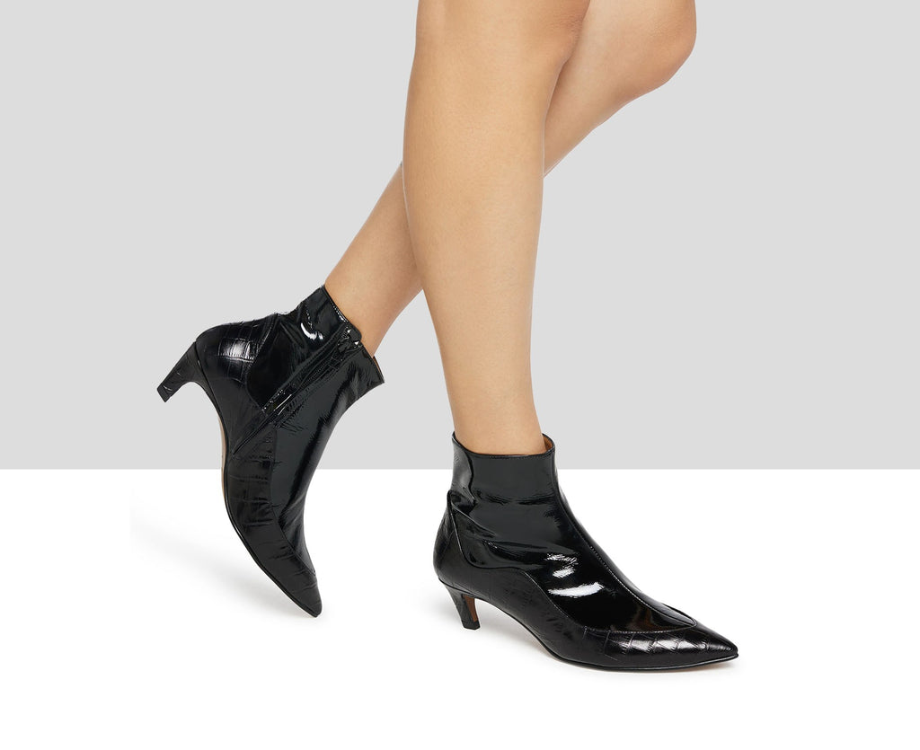 Botín de mujer en piel con tacón bajo. Kiraz