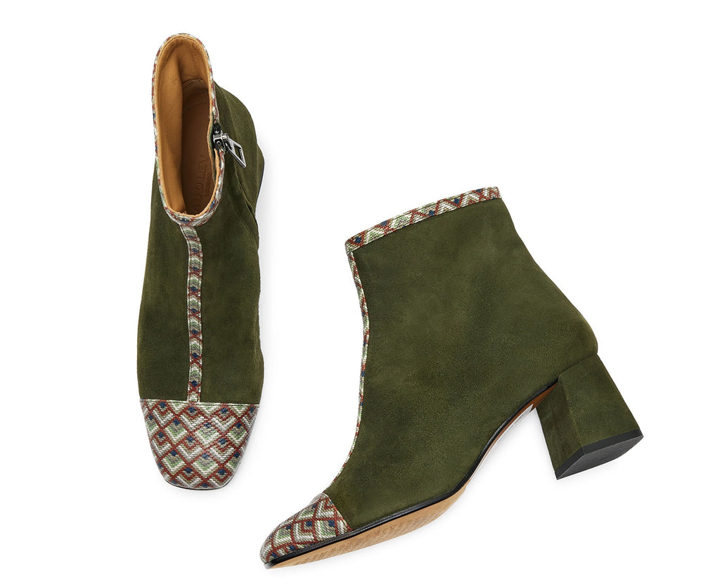 Botín de mujer en piel con tacón medio. Kaily