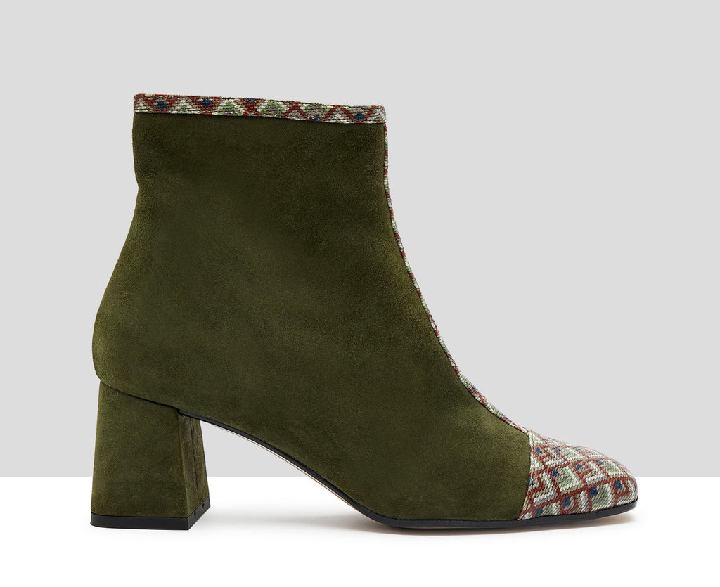 Botín de mujer en piel con tacón medio. Kaily