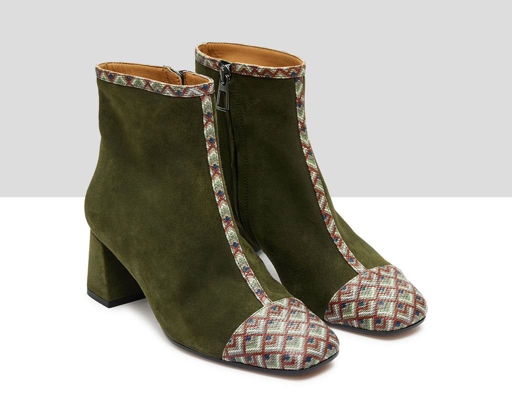 Botín de mujer en piel con tacón medio. Kaily