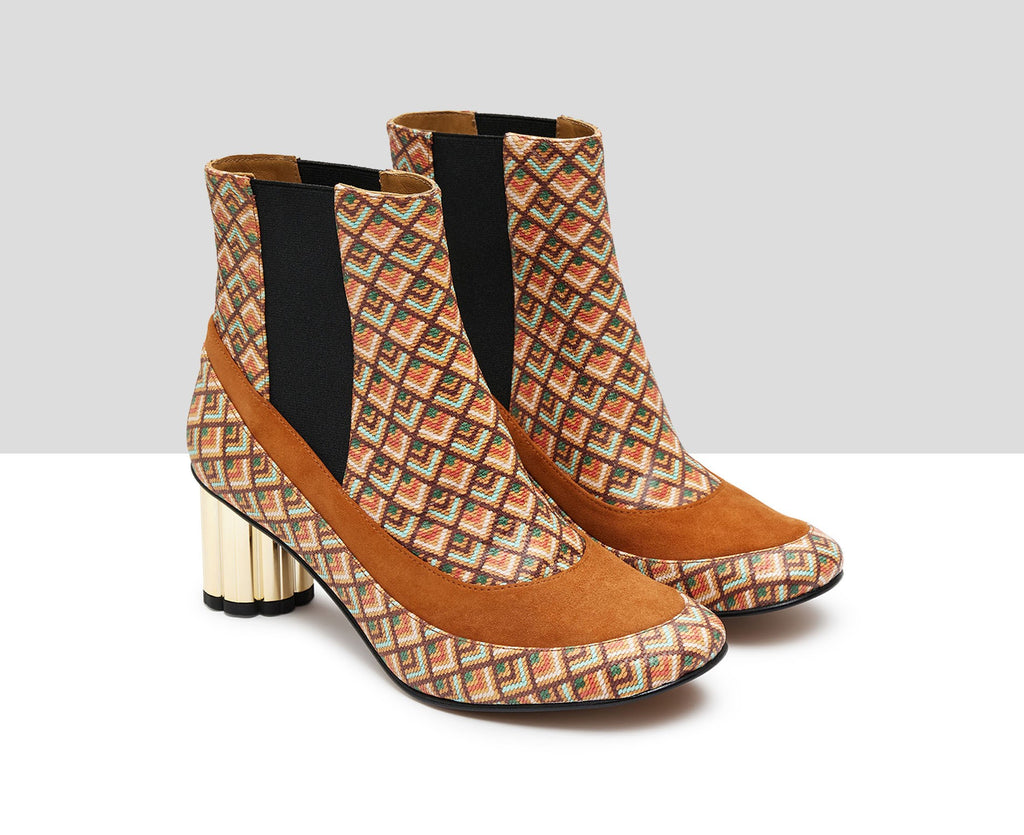 Stivaletti da donna in pelle con tacco medio. Konnie