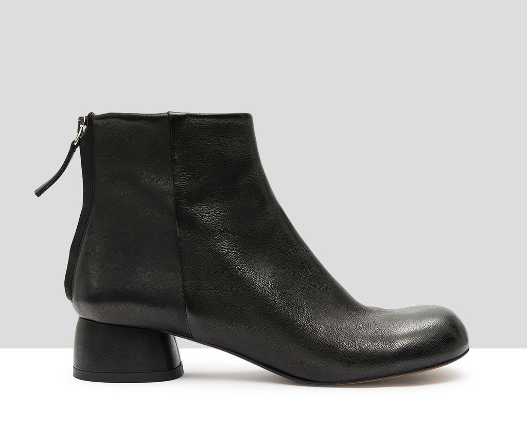 Stivaletti da donna in pelle con tacco basso. Kath