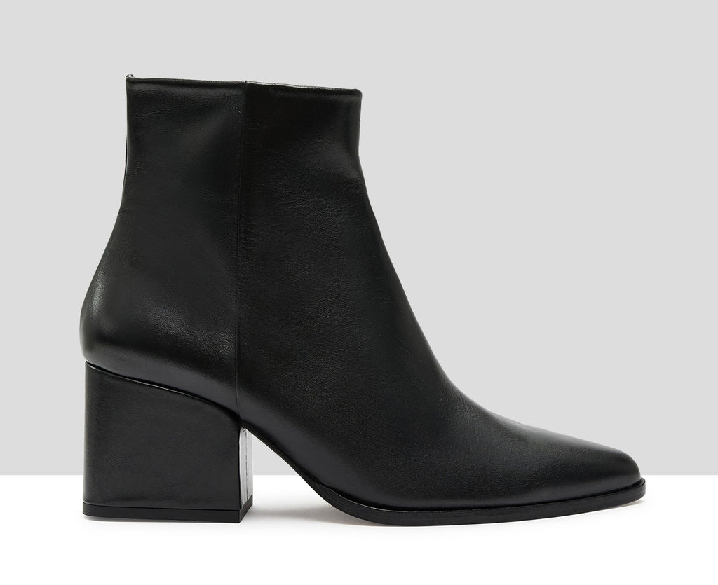 Botín de mujer en piel con tacón medio. Kiona