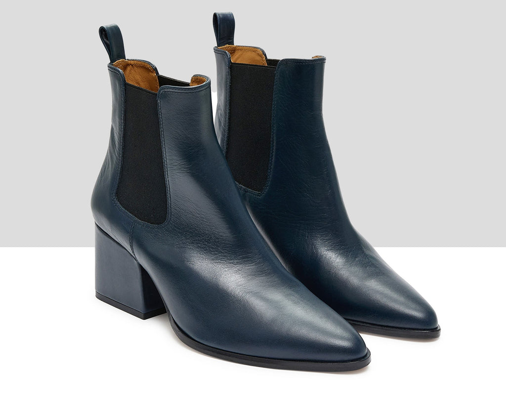 Botín de mujer en piel con tacón medio. Koral