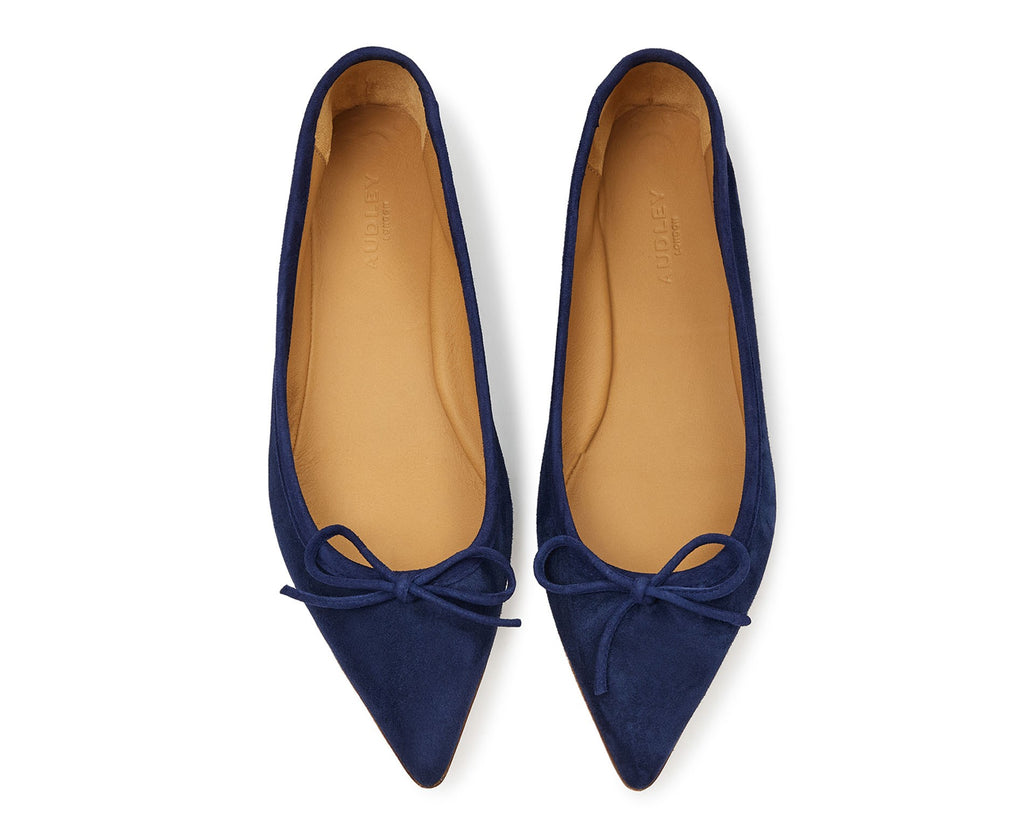 Women's leather shoe with a low heel. Kliber