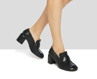 Scarpa da donna in pelle con tacco medio. Kira