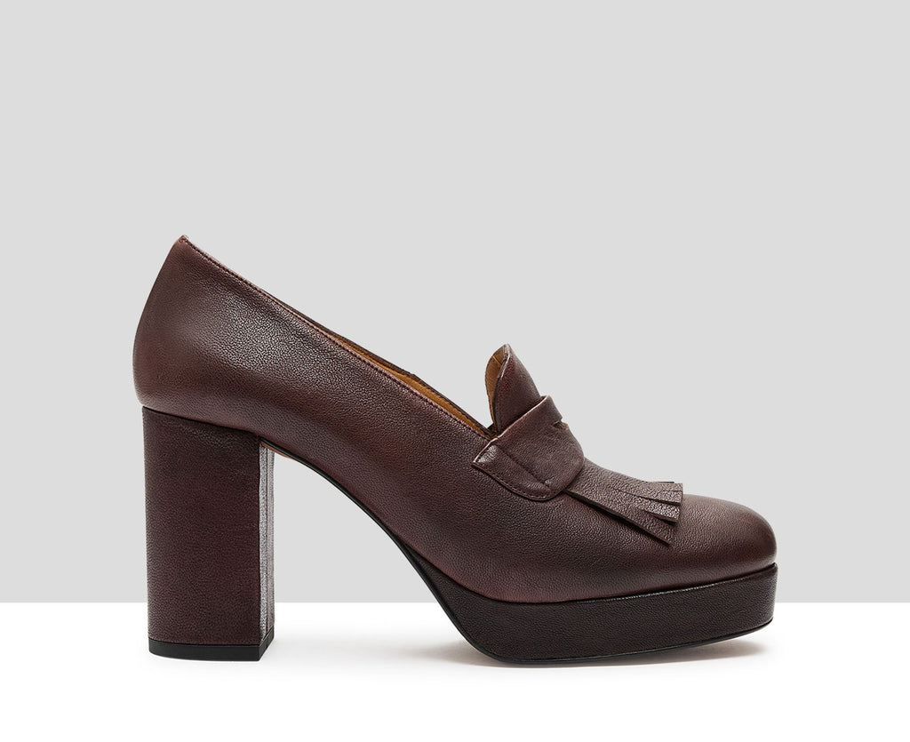 Scarpa da donna in pelle con tacco alto. Ianira