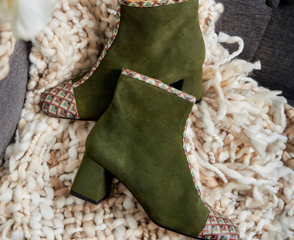 Botín de mujer en piel con tacón medio. Kaily