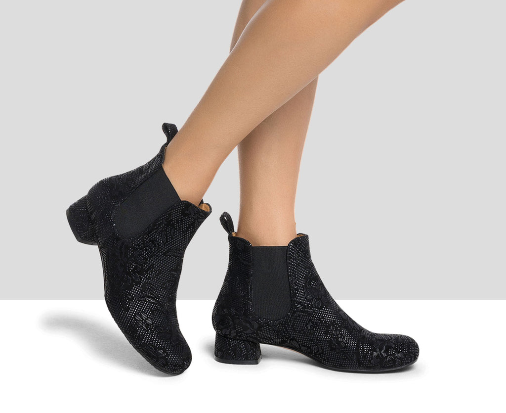 Botín de mujer en piel con tacón bajo. Kishi