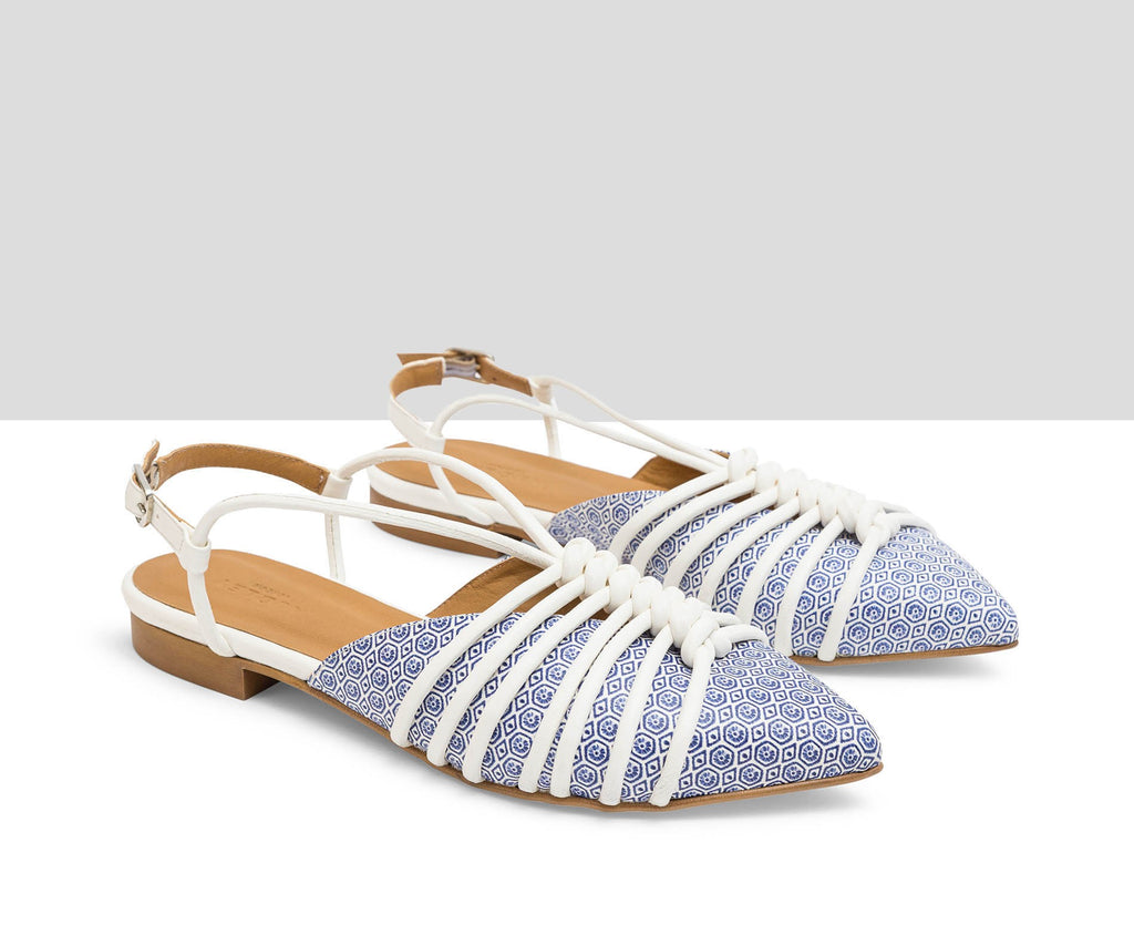 Zapato de mujer en piel con tacón bajo. Lia