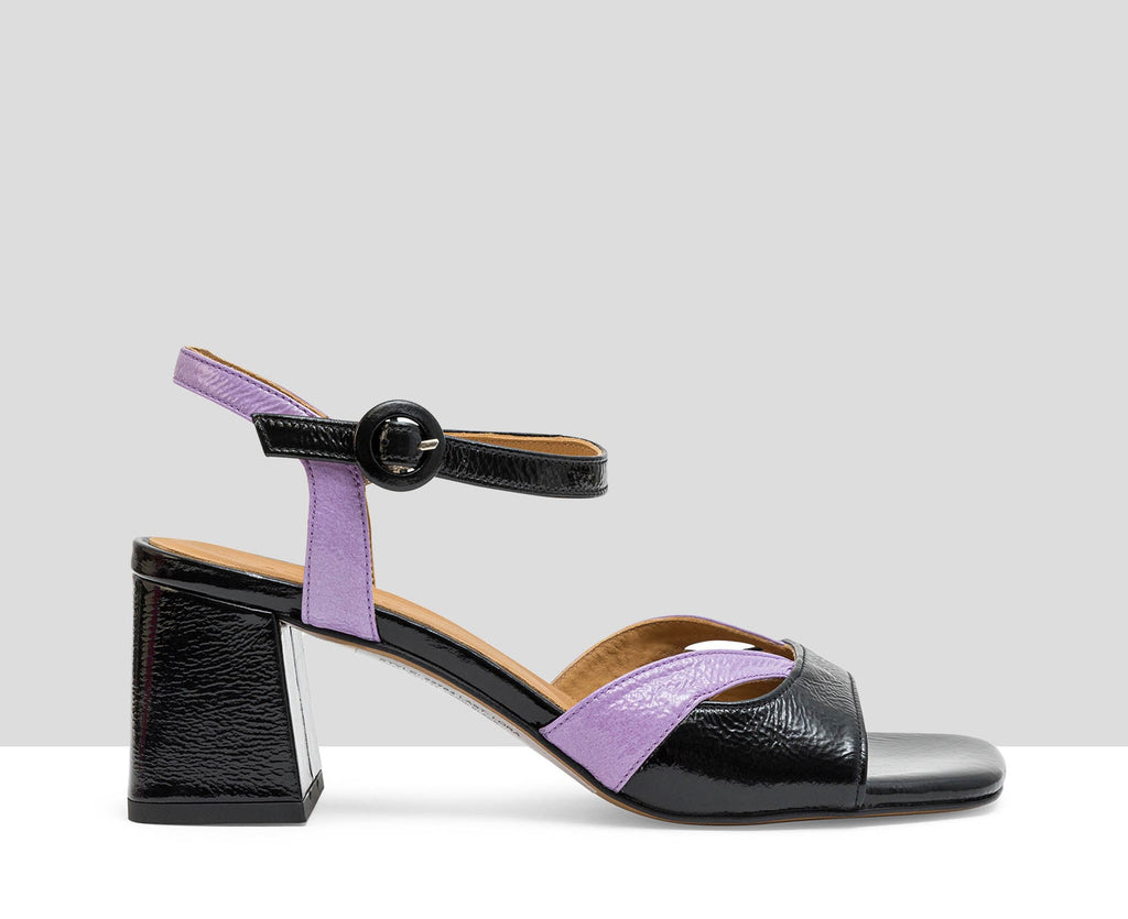 Sandalia de mujer en piel con tacón medio. Luana