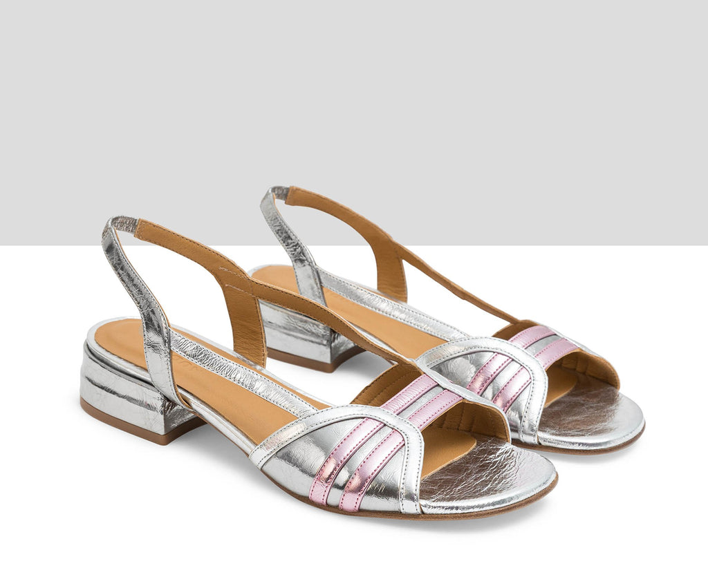 Sandalo da donna in pelle con tacco basso. Lila