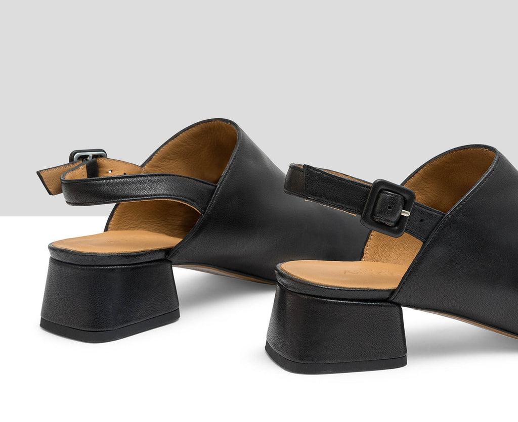 Zapato de mujer en piel con tacón bajo. Litzy