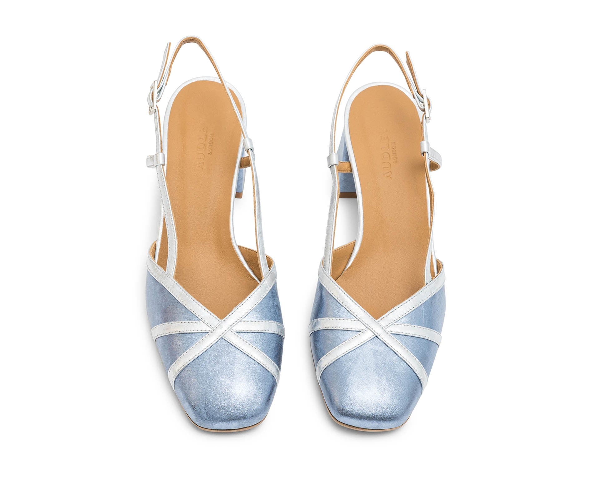 Scarpa da donna in pelle con tacco medio. Luna