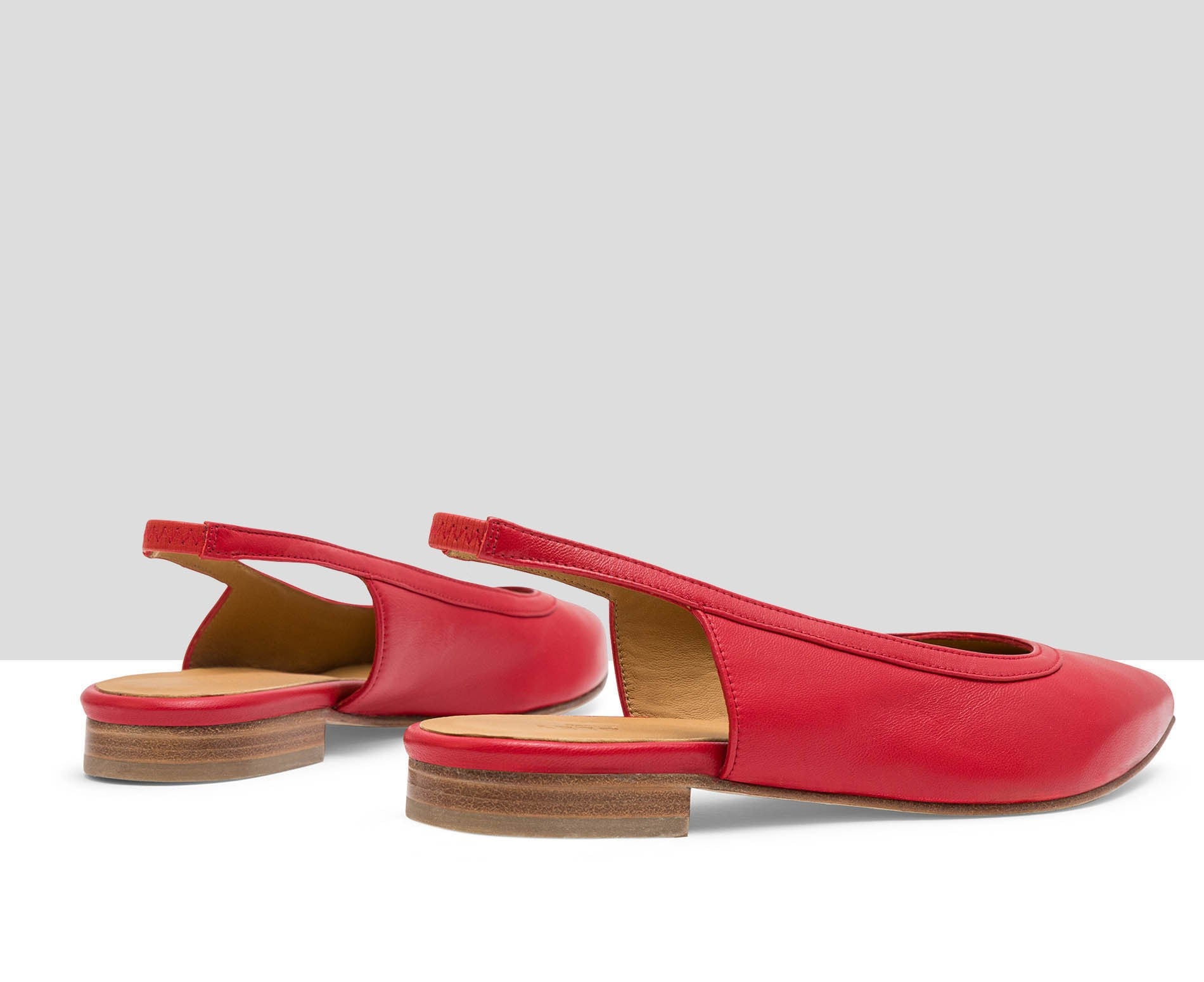 Zapato de mujer en piel con tacón bajo. Lexa