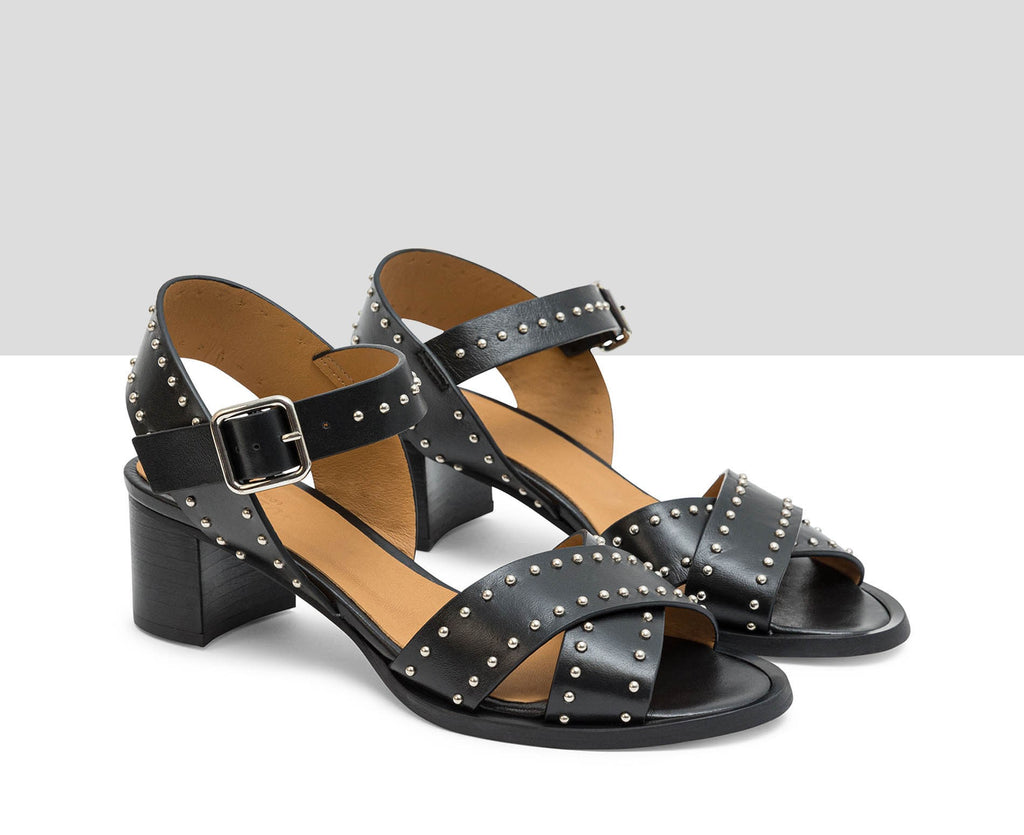 Sandalia de mujer en piel con tacón medio. Liddy