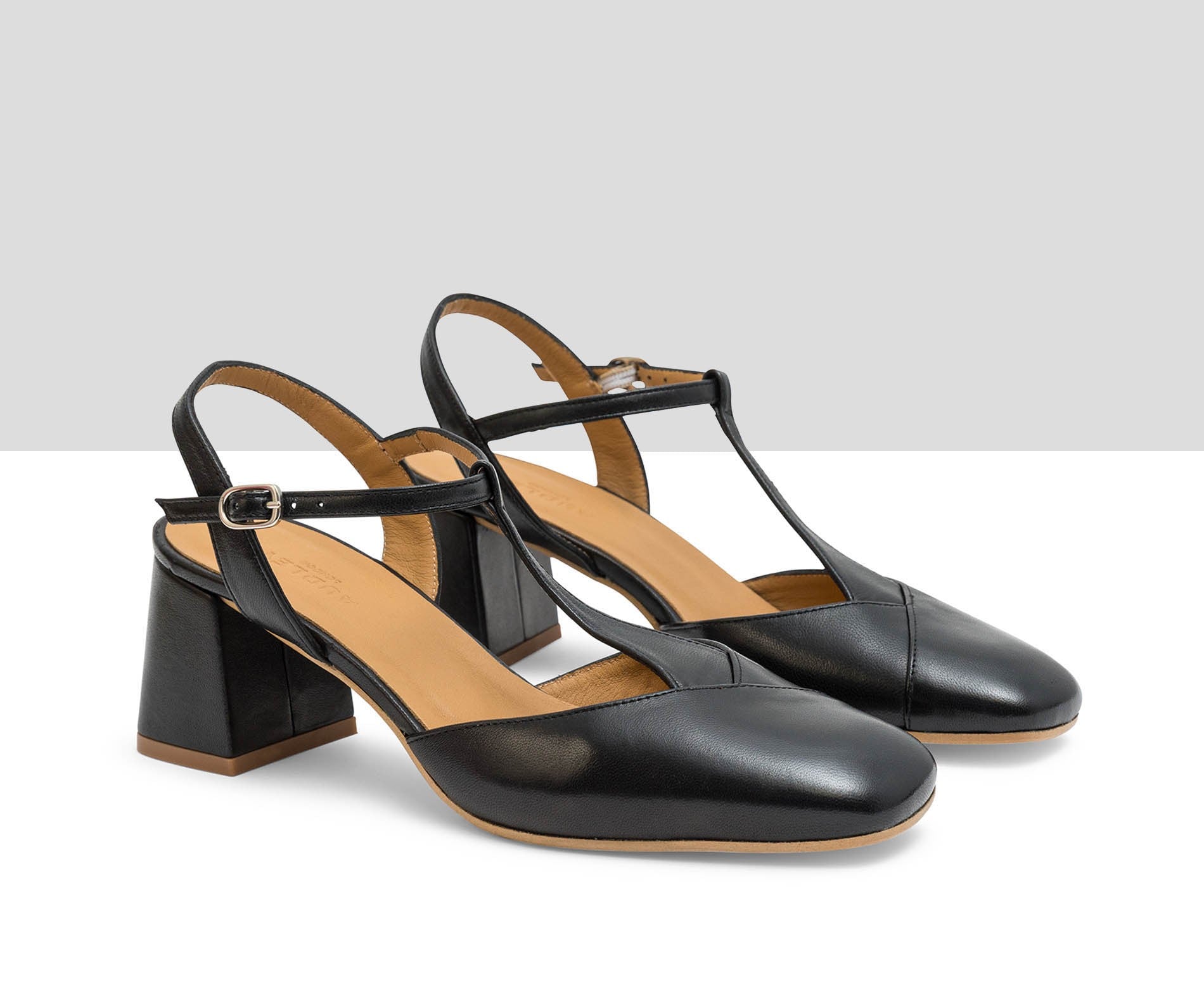 Zapato de mujer en piel con tacón medio. Juliet