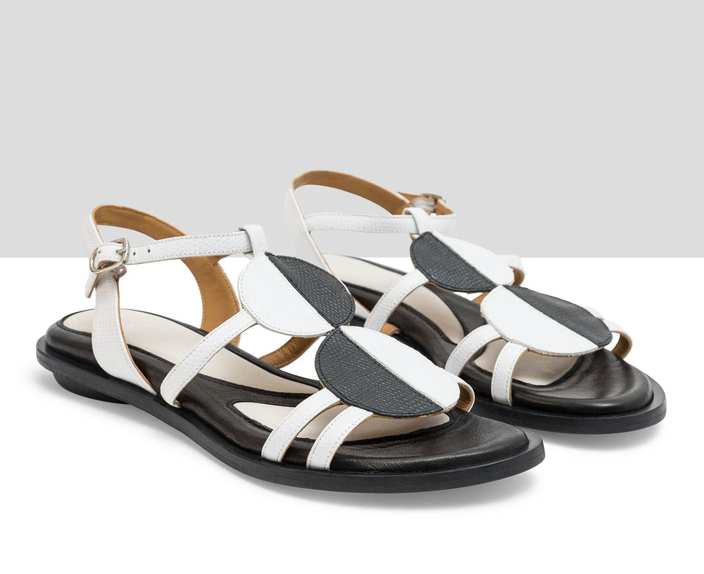 Sandalo basso in pelle da donna. Lirit